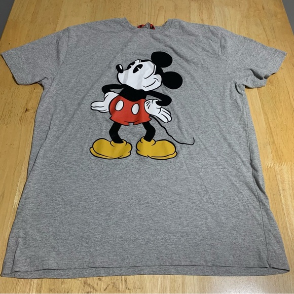 Disney T Shirt Mens Size XL‎ Gray Mickey Mouse Suede Graphic Tee - Picture 1 of 6